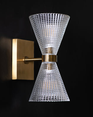  From Traditional to Modern: Brass Light Fixtures for Every Style